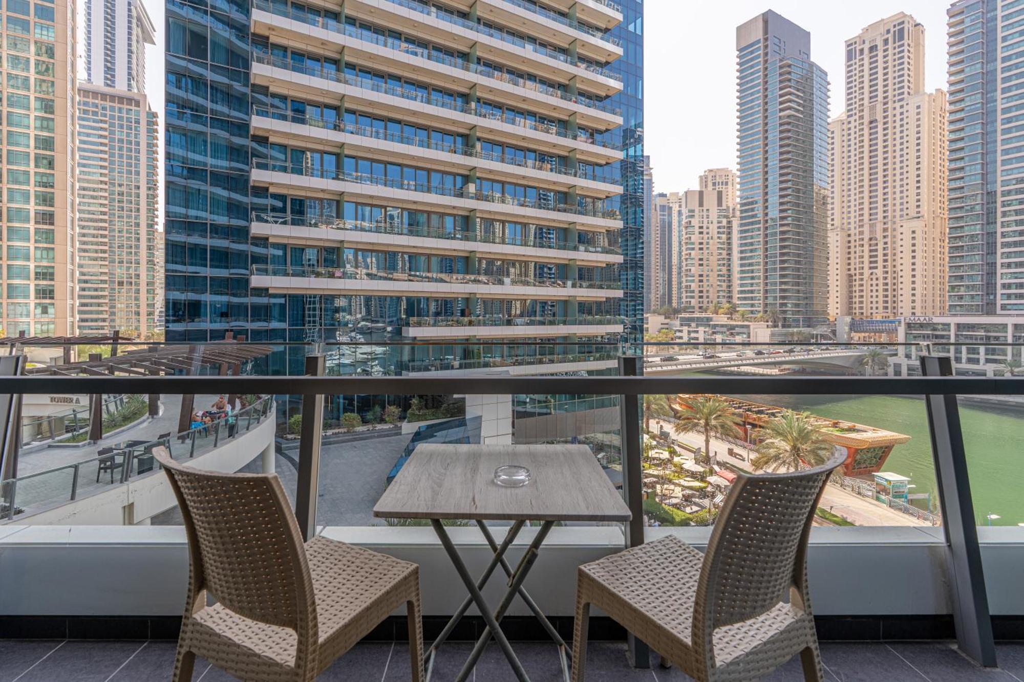 Silverene Towers - Home Of Choice Дубай Екстериор снимка
